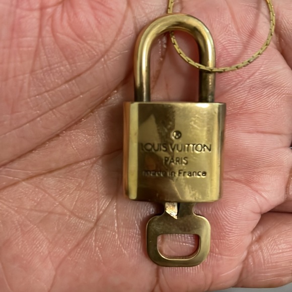 Louis Vuitton Lock, Key and 14k gold plated necklace - Picture 3 of 4
